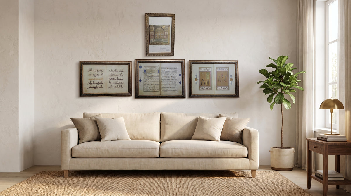 Yakaza Sanat çerçeveli eserleri salon duvarında, gerçek ölçekte